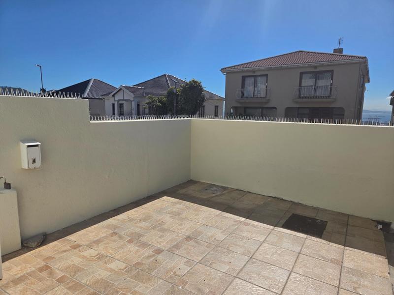 To Let 1 Bedroom Property for Rent in Walmer Estate Western Cape
